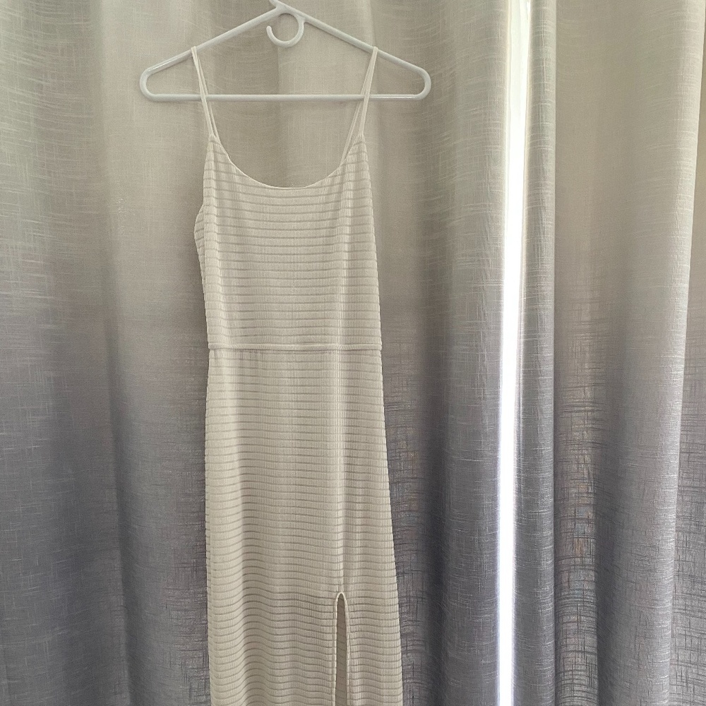 Women’s white maxi dress